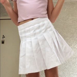 Cute White Tenis skirt size small<3
